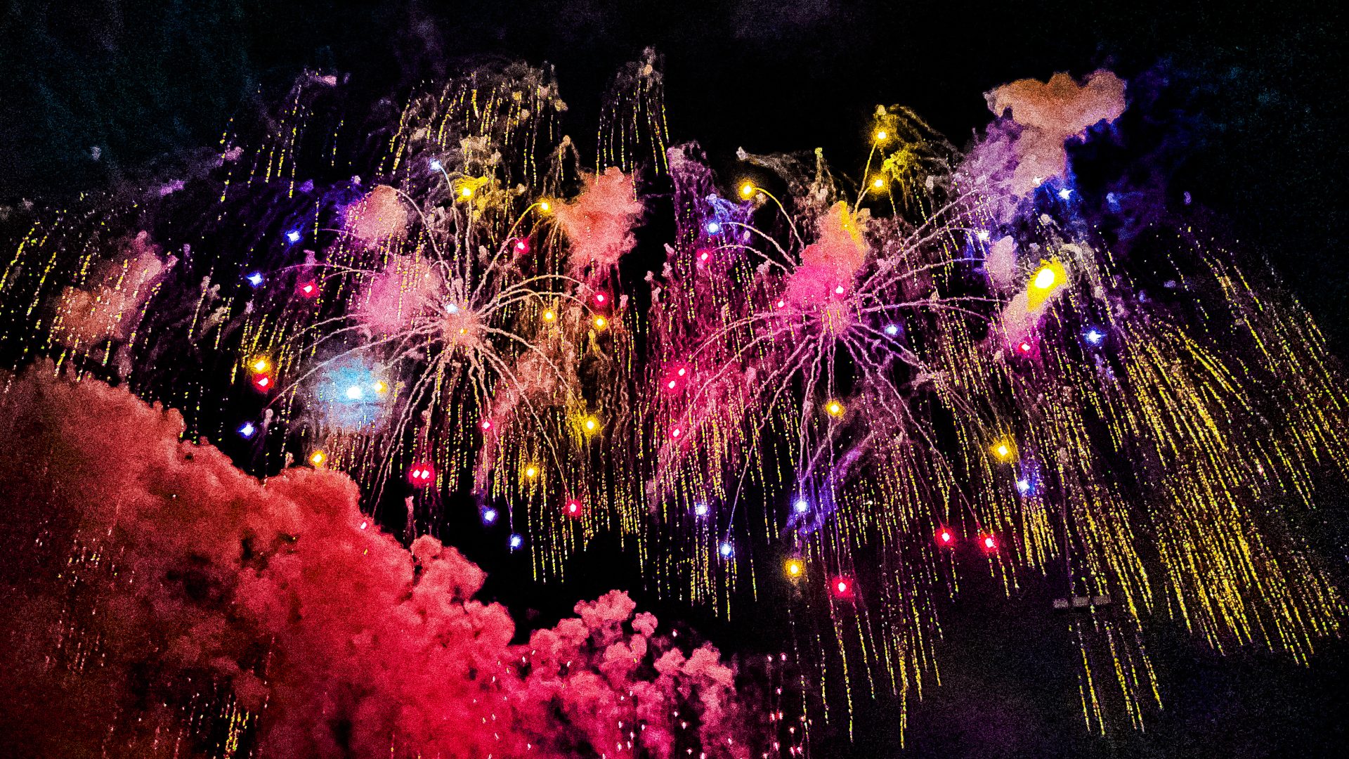 Colourful fireworks expanding across the night sky — Cedarbrook Fourth of July